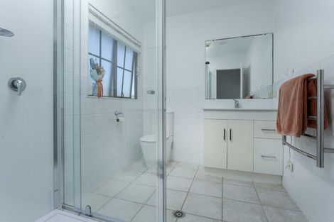 Photo of property in 25 Langana Avenue, Browns Bay, Auckland, 0630