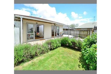 Photo of property in 6 Gills Avenue, Papakura, 2110