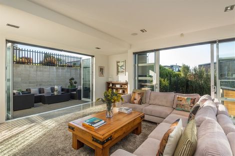 Photo of property in 105 Glenstrae Road, Redcliffs, Christchurch, 8081