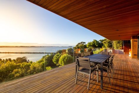 Photo of property in 19 Balmoral Lane, Redcliffs, Christchurch, 8081