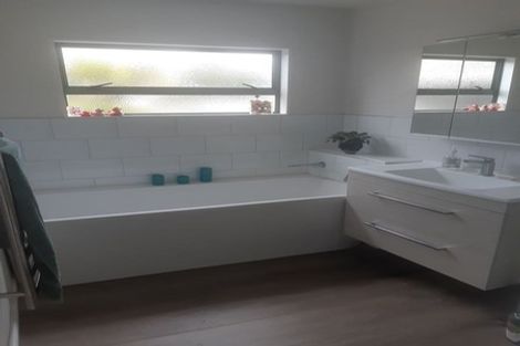 Photo of property in 21 Rutherford Drive, Waikanae Beach, Waikanae, 5036