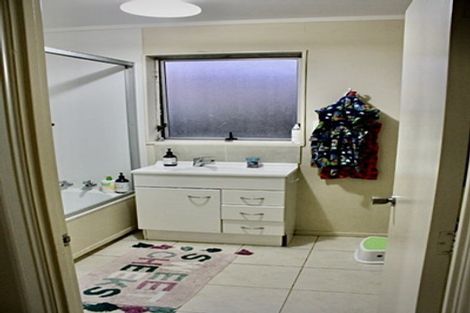 Photo of property in 185 Ti Rakau Drive, Pakuranga Heights, Auckland, 2010