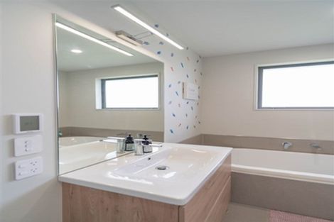 Photo of property in 35 Pounamu Drive, Te Anau, 9600