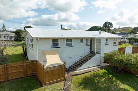 Photo of property in 14 Adams Place, Te Kamo, Whangarei, 0112