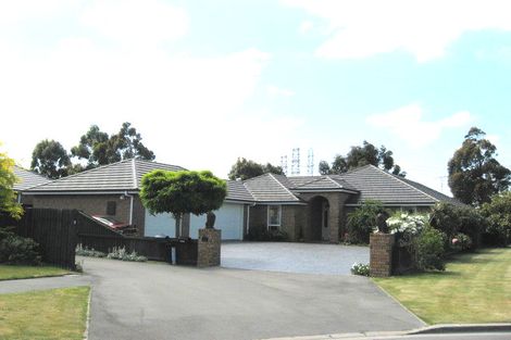 Photo of property in 15 Avon Gate, Russley, Christchurch, 8042