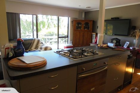 Photo of property in 32 John Street, Stokes Valley, Lower Hutt, 5019