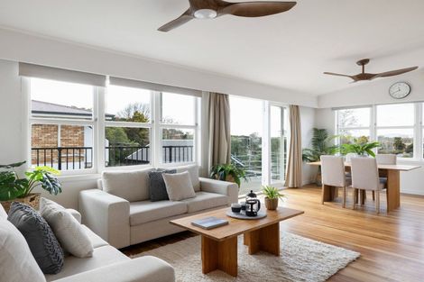 Photo of property in 28 Hillcrest Road, Hillcrest, Hamilton, 3216