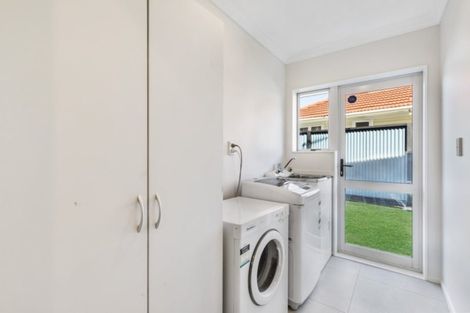 Photo of property in 20a Sutton Crescent, Papakura, 2110