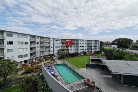 Photo of property in Shoal Haven Apartments, 112a/130 Anzac Street, Takapuna, Auckland, 0622