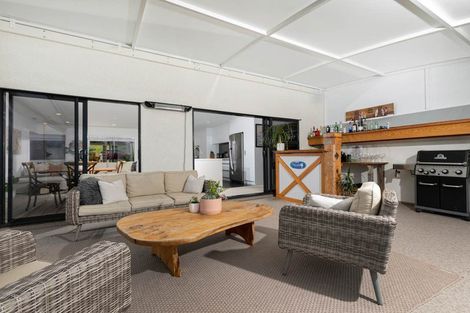 Photo of property in 15 East Avenue, Manly, Whangaparaoa, 0930