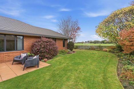 Photo of property in 12 Hatfield Place, Avonhead, Christchurch, 8042