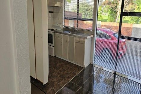 Photo of property in 39 Kirrie Avenue, Te Atatu South, Auckland, 0610