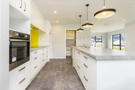 Photo of property in 22 Filmer Crescent, Wallaceville, Upper Hutt, 5018