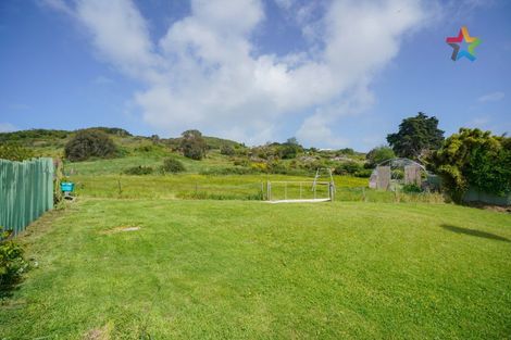 Photo of property in 14 Marine Parade, Bluff, 9814