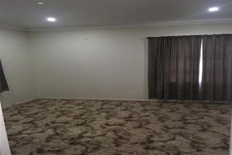 Photo of property in 1 Beaumonts Way, Manurewa, Auckland, 2102