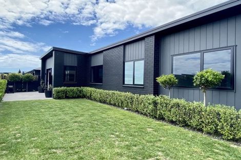 Photo of property in 10 Tangaroa Place, Poike, Tauranga, 3112