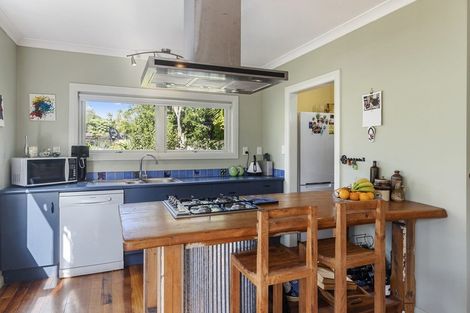 Photo of property in 1025 Beach Road, Torbay, Auckland, 0630