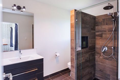 Photo of property in 103 Almadale Road, Cheltenham, Feilding, 4777