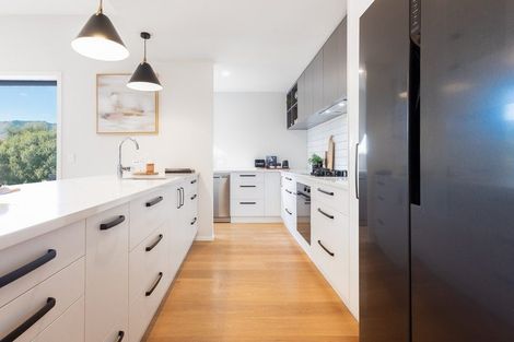 Photo of property in 21 Ferndale Drive, Waikanae, 5036