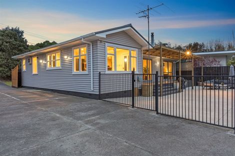 Photo of property in 23 Paekakariki Hill Road, Pauatahanui, Porirua, 5381