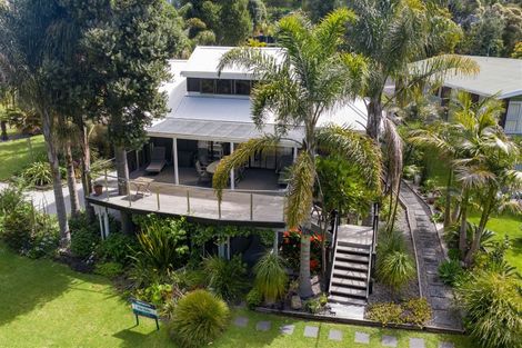 Photo of property in 122 Waireka Place, Whangamata, 3620