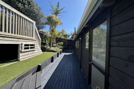 Photo of property in 2/31 Kiteroa Terrace, Rothesay Bay, Auckland, 0630