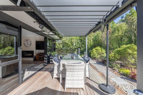 Photo of property in 68 Parawera Drive, Acacia Bay, Taupo, 3330