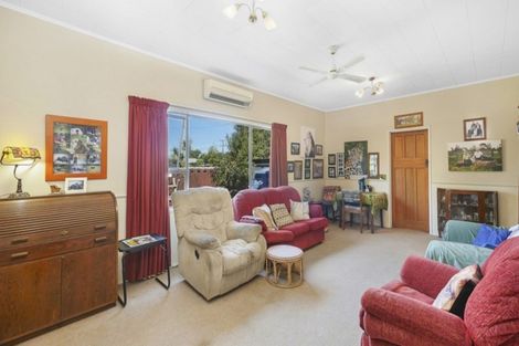 Photo of property in 16 Leeston And Lake Road, Leeston, 7632