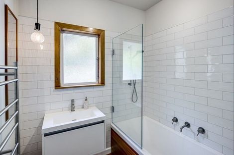 Photo of property in 5 Hooker Avenue, Hospital Hill, Napier, 4110