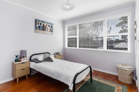 Photo of property in 130 Rowandale Avenue, Manurewa, Auckland, 2102
