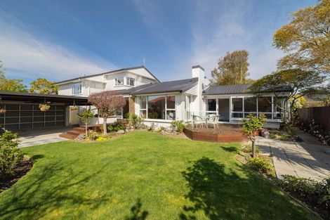 Photo of property in 73 Grahams Road, Burnside, Christchurch, 8041