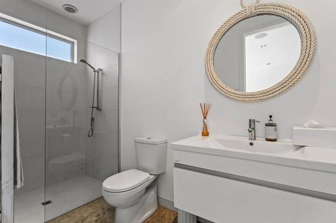 Photo of property in 15 Kewai Street, Omaha, 0986