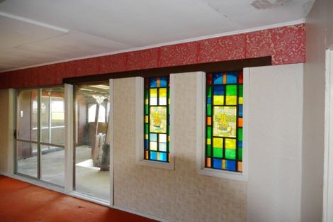 Photo of property in 466 South Road, Omata, New Plymouth, 4374