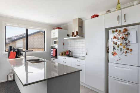 Photo of property in 30 Richardson Road, Omokoroa, 3114