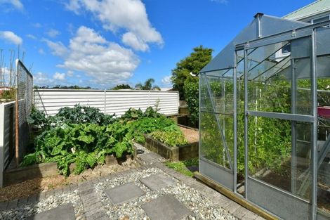 Photo of property in 6 Melandra Road, Stanmore Bay, Whangaparaoa, 0932