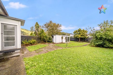 Photo of property in 20 Seddon Street, Naenae, Lower Hutt, 5011