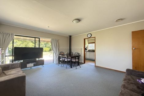 Photo of property in 2/9 Windy Ridge Road, Glenfield, Auckland, 0629