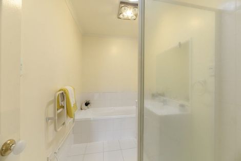 Photo of property in 112 Buscomb Avenue, Henderson, Auckland, 0610