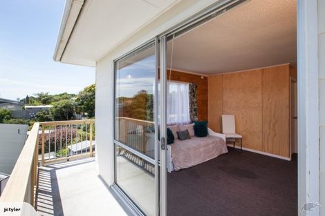 Photo of property in 14 Leatham Avenue, Strandon, New Plymouth, 4312