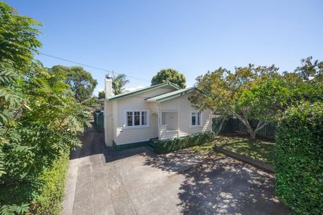Photo of property in 14 Huapai Street, Onehunga, Auckland, 1061