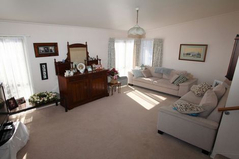 Photo of property in 18 Pinehurst Place, Wattle Downs, Auckland, 2103
