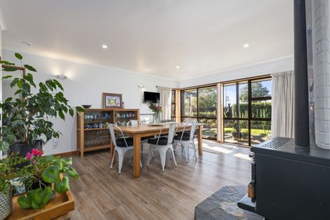 Photo of property in 61 Turitea Road, Fitzherbert, Palmerston North, 4472