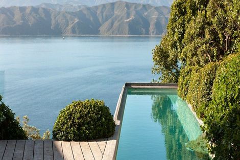 Photo of property in 3 Maramanui Way, Karaka Bays, Wellington, 6022