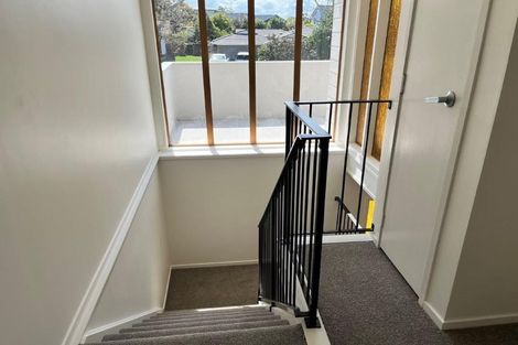 Photo of property in 12 Prince Regent Drive, Half Moon Bay, Auckland, 2012