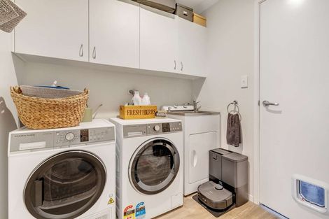 Photo of property in 2 Raiha Street, Papamoa Beach, Papamoa, 3118