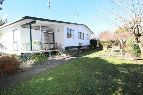 Photo of property in 18 Pinehurst Place, Wattle Downs, Auckland, 2103
