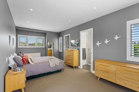 Photo of property in 31 Rauparaha Street, Waikanae Beach, Waikanae, 5036
