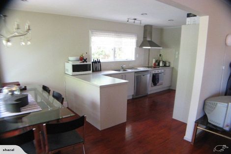 Photo of property in 19 Woodstock Road, Forrest Hill, Auckland, 0620