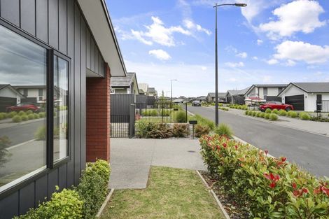 Photo of property in 22 Pioneer Crescent, Omokoroa, 3114