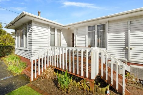Photo of property in 318 Swanson Road, Henderson, Auckland, 0610